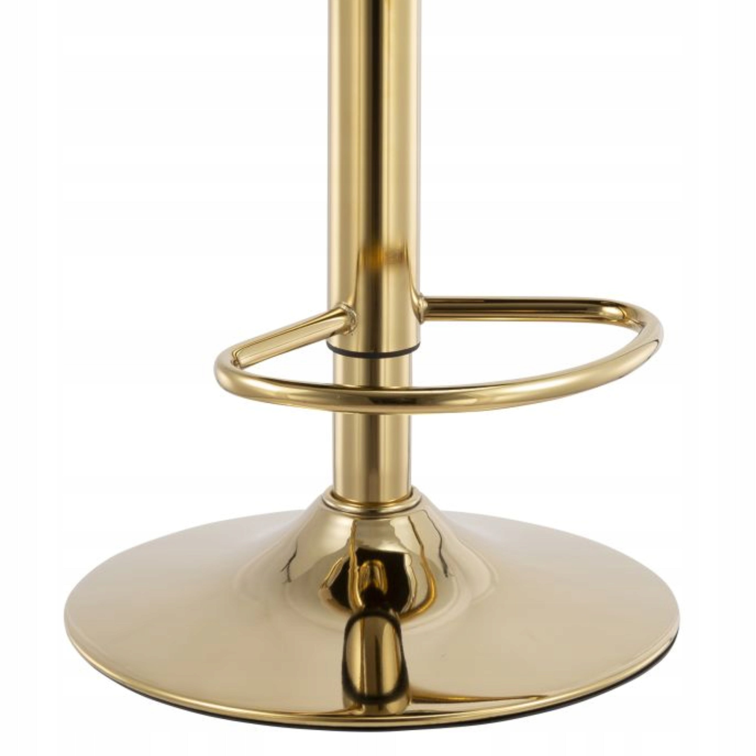 ce859892efe95128d01c30175d1b08b3