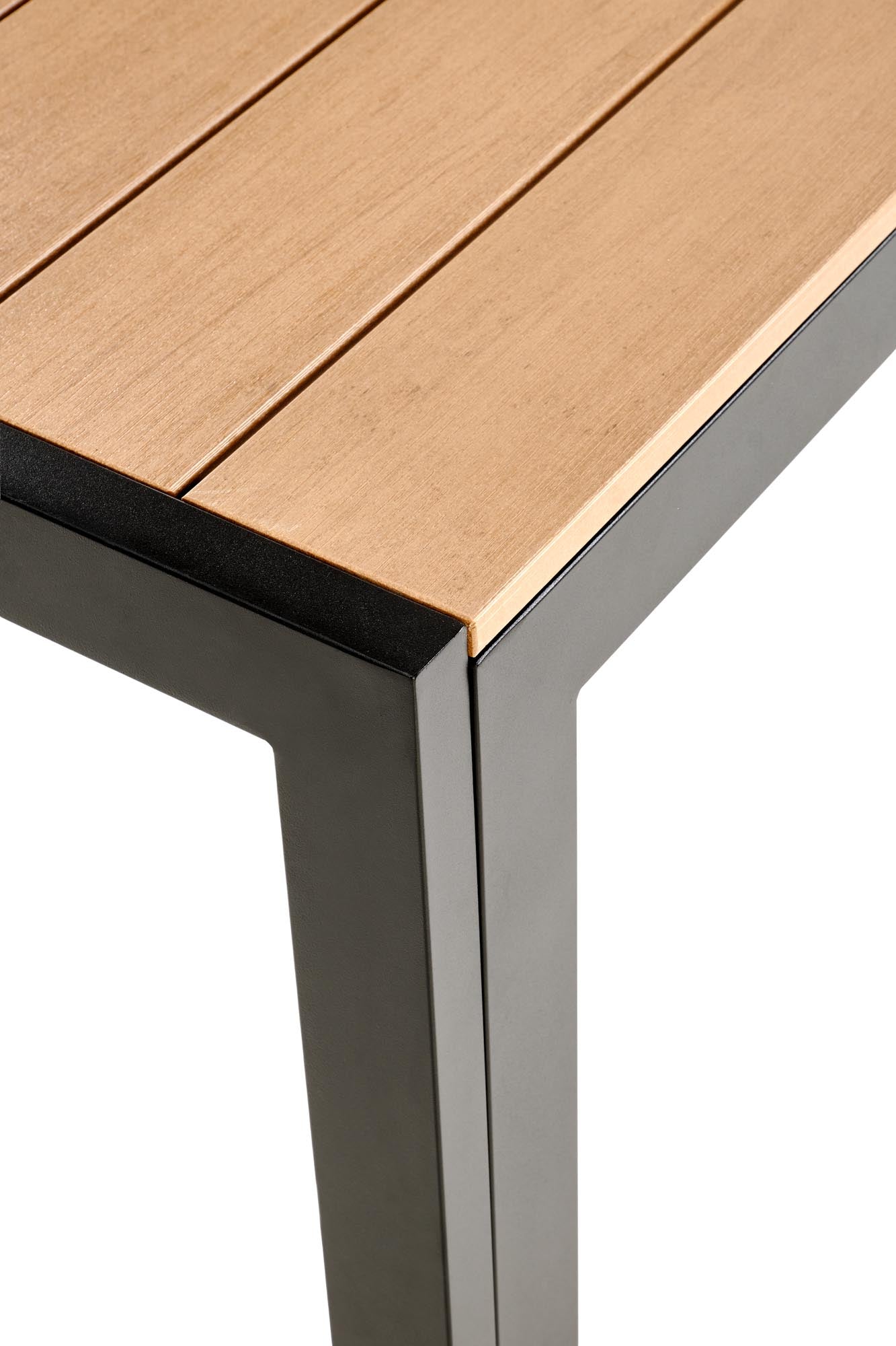 99ee1f7400f77bdbe071326c11c2e4e8